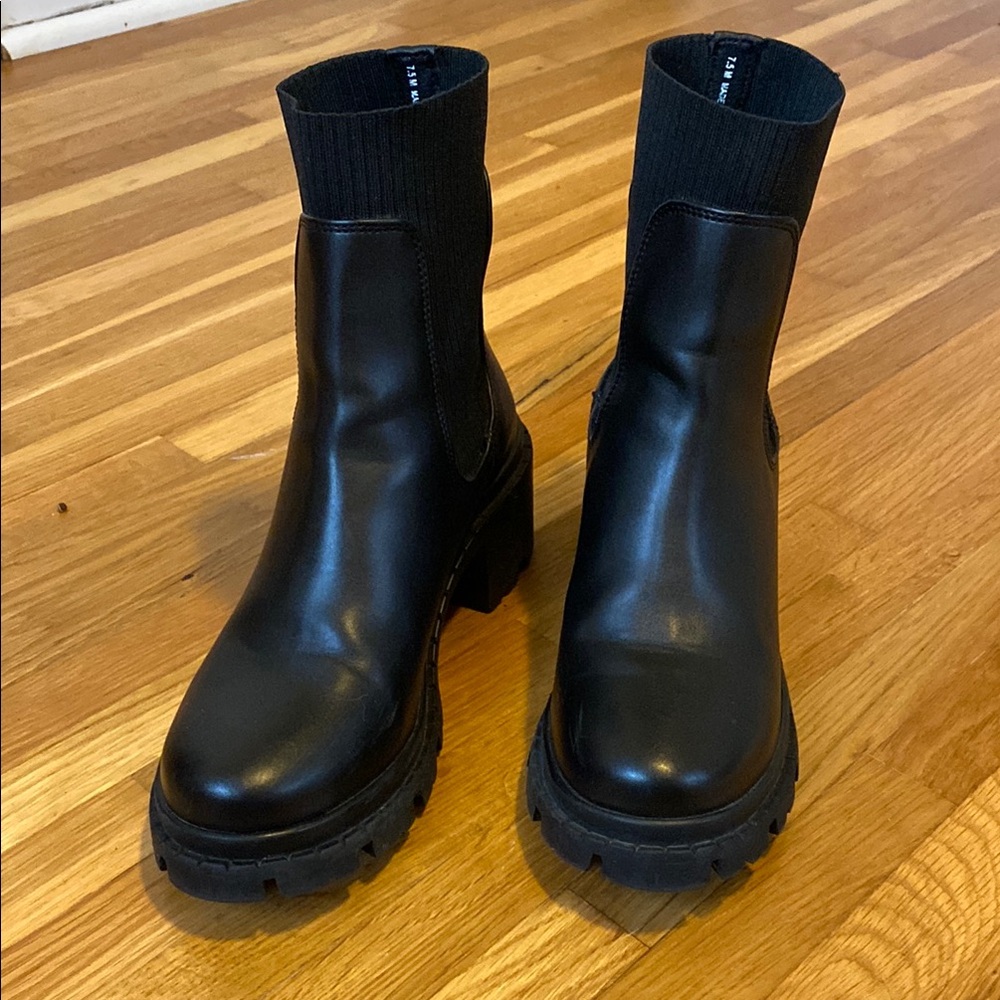 Steve Madden Lug Sole Black Sock Chelsea Boot, W 7.5